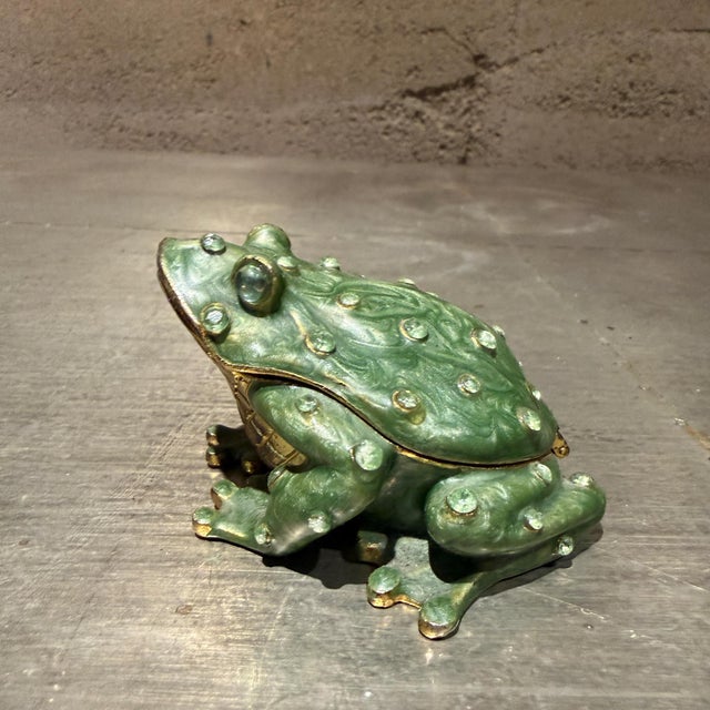 1990s Hand-Painted Enameled Pewter Frog Trinket Box Accented Green Austrian Crystals For Sale - Image 5 of 11