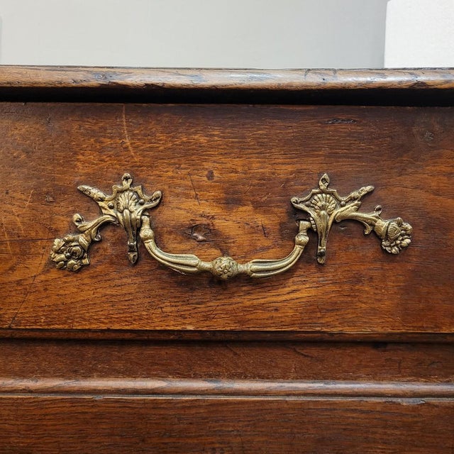 Antique Parisian Chest of Drawers in Oak, 1780 For Sale - Image 14 of 18