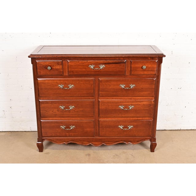 A gorgeous French Country or French Provincial Louis XV style dresser or chest of drawers By Thomasville USA, Late 20th...