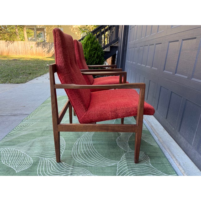 1960s Pair of Vintage Mid-Century Modern Walnut Armchairs Manor of Jens Risom For Sale - Image 5 of 7