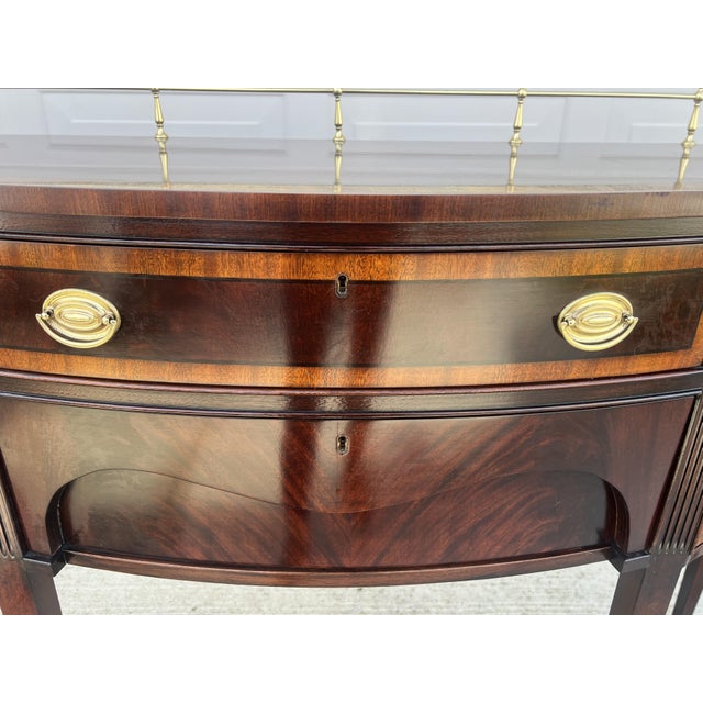 Mid 20th Century Pennsylvania House Mahogany Marquetry Sideboard For Sale - Image 4 of 11