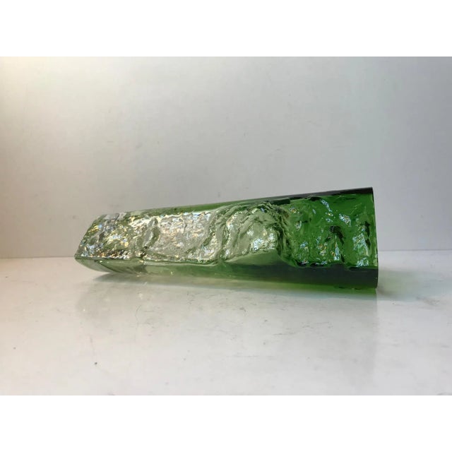 1970s Vintage Green Ice Glass Vase by Kaj Blomqvist for Kumela, 1970s For Sale - Image 5 of 13