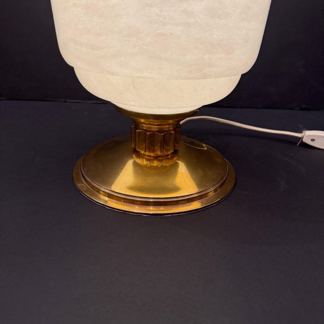 1960s Art Deco Alabaster Urn-Shaped Table Lamp For Sale - Image 4 of 5