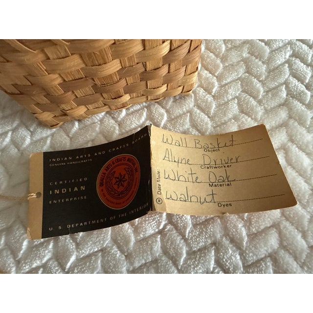 Camel Vintage Beautiful Cherokee White Oak Wall Basket – Orig. Certification Tag by Renowned Alyne Driver For Sale - Image 8 of 15