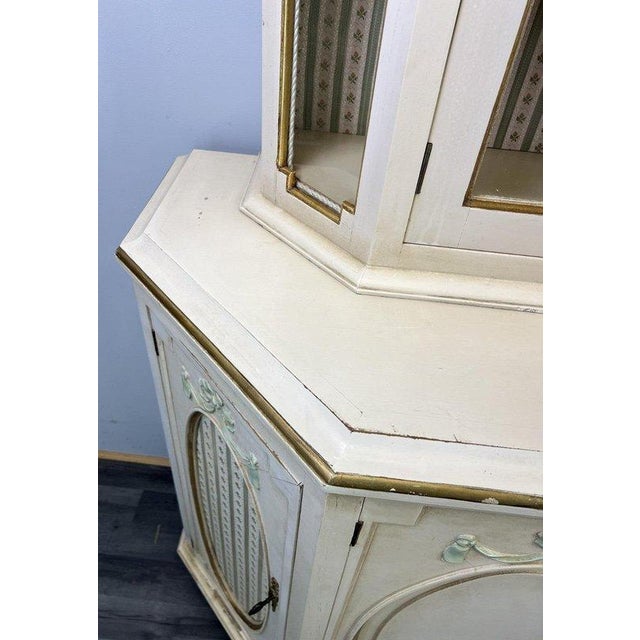 Vintage Display Cabinet in Wood For Sale - Image 13 of 18