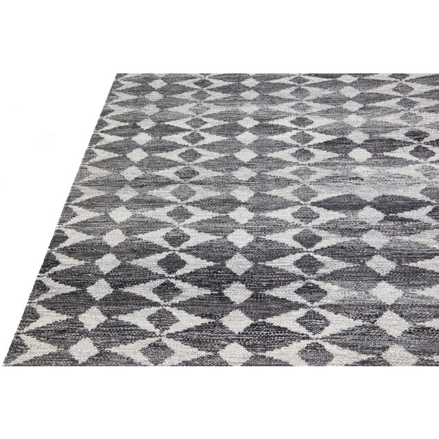 "Sheaf" Modern Flatweave Geometric Light Gray Oversized Rug by Doris Leslie Blau For Sale - Image 4 of 10