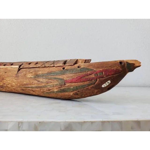 Scarce Native American Carved Painted Antique Dugout Canoe Model For Sale In Dallas - Image 6 of 12