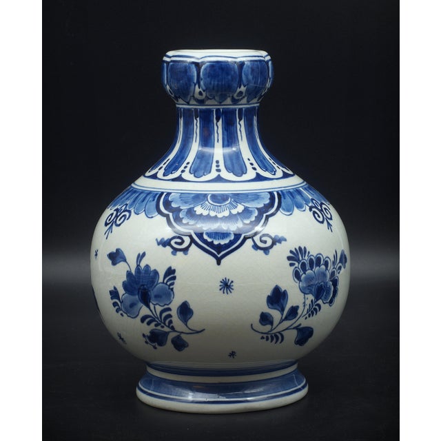 Vintage Bulbous Vase with Flowers from Royal Delft, 1928 For Sale - Image 3 of 5