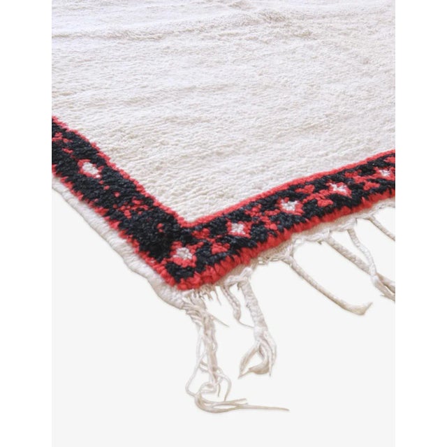 Moroccan White Moroccan Rug - 4'4" X 7'9" Ft For Sale - Image 3 of 8
