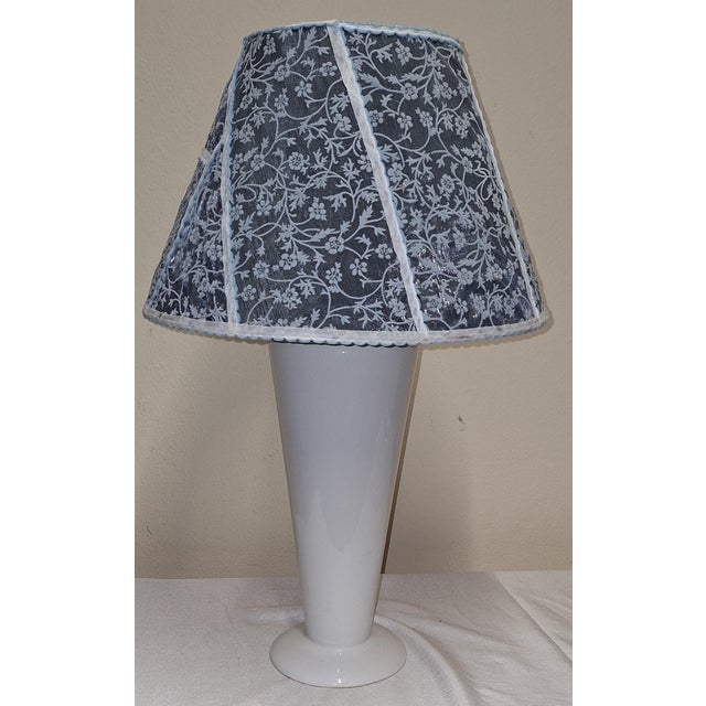 Vintage Table Lamp with White Ceramic Base, 1980s, in Very Good conditions. Designed 1980 to 1989 European Plug (up to...