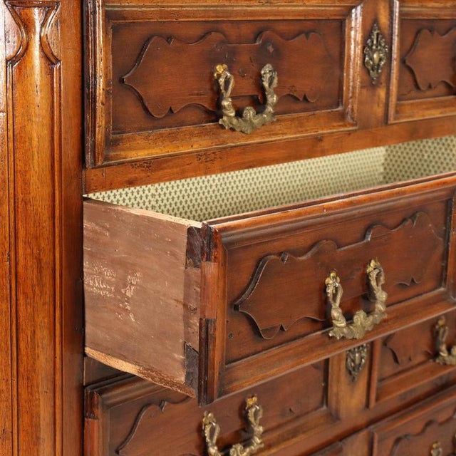 Baroque Walnut Canterano with Molded Drawers For Sale - Image 6 of 11