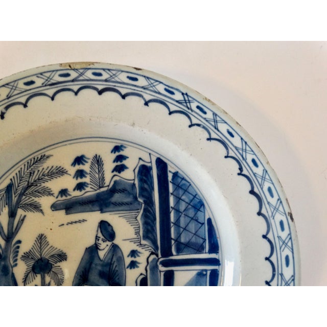 Ceramic 18th-Century English Figural Chinoiserie Charger Hand Painted For Sale - Image 7 of 11