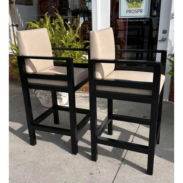 Art Deco Pair of Rose Tarlow Melrose House Exeter Leather Barstools For Sale - Image 3 of 8