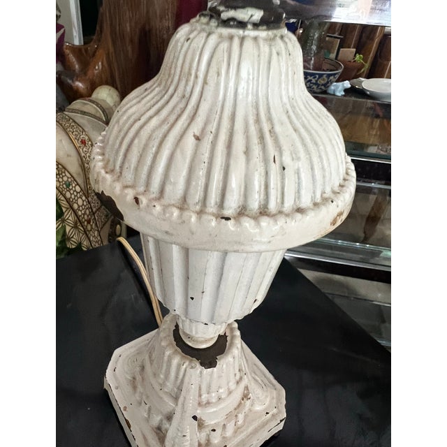 1970s 1970s Neoclassical Grecian Distressed Urn Table Lamp For Sale - Image 5 of 9