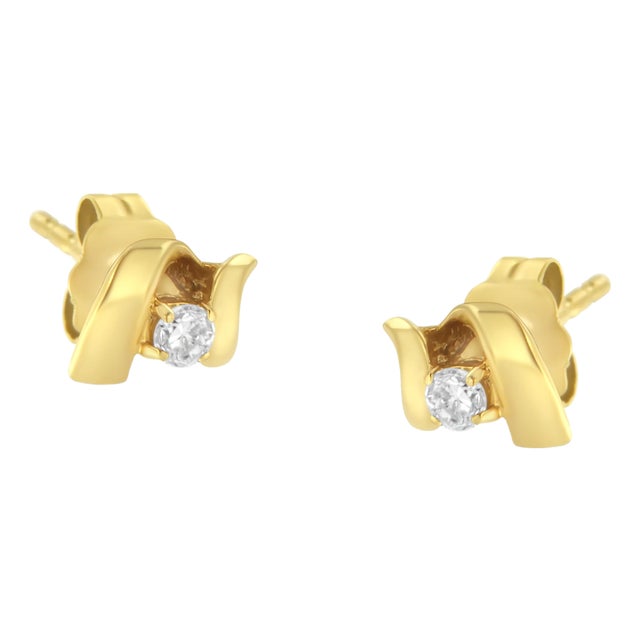 10K Yellow Gold 1/10 Cttw Round Brilliant-Cut Diamond Espira Swirls Solitaire Push Back Stud Earrings (I-J Color, I1-I2 Clarity) For Sale