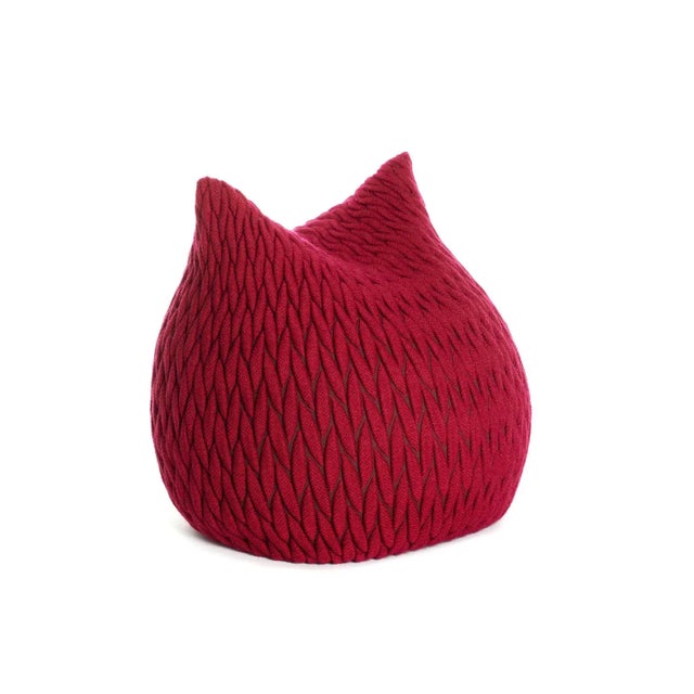 The pouffes are made in a three-dimensional elastic fabric and their shapes are highly flexible. They take the form of...