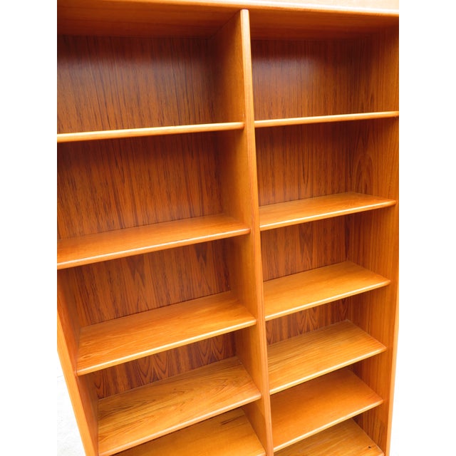 Vintage Danish Modern Teak Double Bookcase Bookshelf Mid Century Hundeved Style Display Shelf For Sale - Image 13 of 16