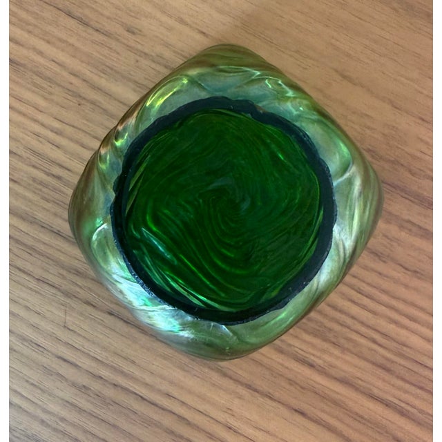 1900 - 1909 Bohemian Art Nouveau Iridescent Green Glass Vase | Loetz-Style Creta Papillon | C. 1900–1910 For Sale - Image 5 of 6