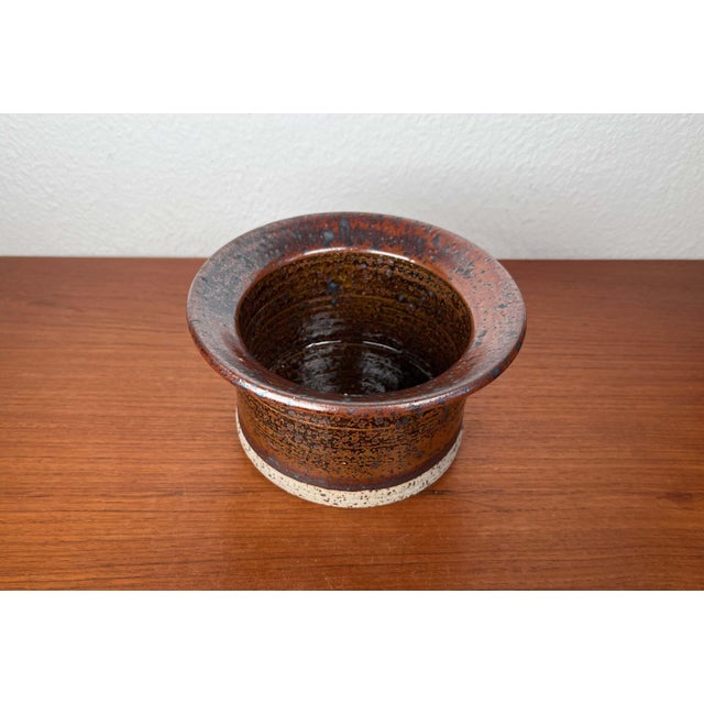 Beige Mid-Century Modern Danish Studio Pottery Bowl by Erik Askholm, 1960s For Sale - Image 8 of 15