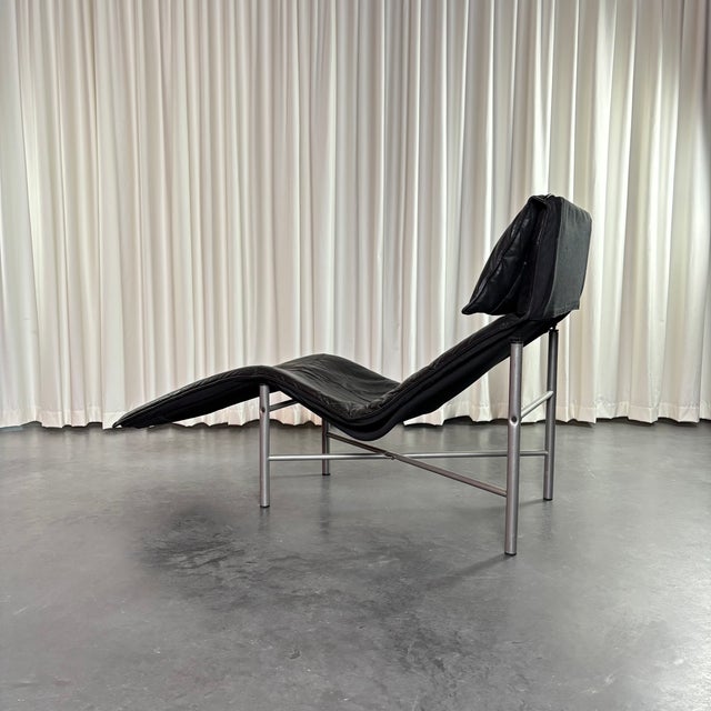 The "Skye" armchair was designed by Tord Björklund for Ikea Sweden in the 1970s. Extremely comfortable, this chaise longue...