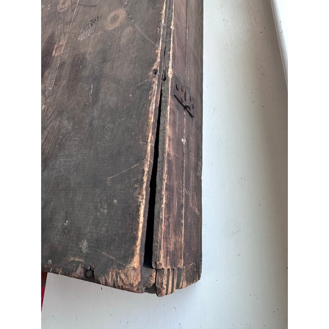 Early 19th Century Primitive American Carpenter’s Tool Chest – Hand-Cut Joinery & Original Patina – 36 Inches For Sale - Image 11 of 11