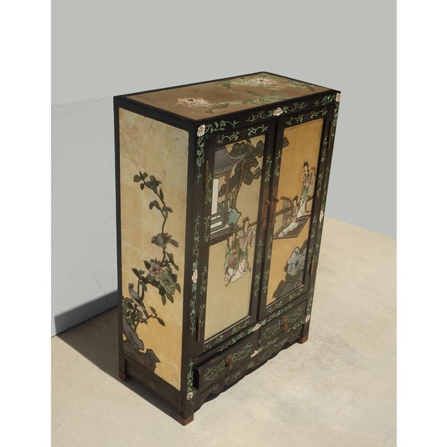 Chinoiserie Vintage Chinese Asian Chinoiserie Gold Silver Storage Cabinet Side Table #V23 For Sale - Image 3 of 17