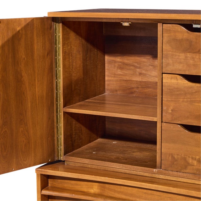 Young Manufacturing Mid Century Walnut Curved Gentlemans Chest Highboy Dresser For Sale In Chicago - Image 6 of 9