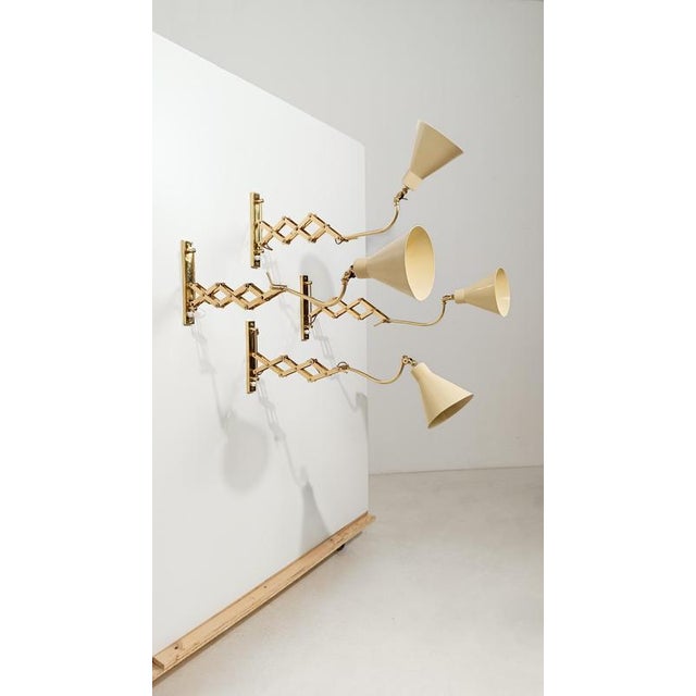 1950s Vintage Italian Adjustable Wall Light in Brass and Creamy White Metal, 1950s For Sale - Image 5 of 18