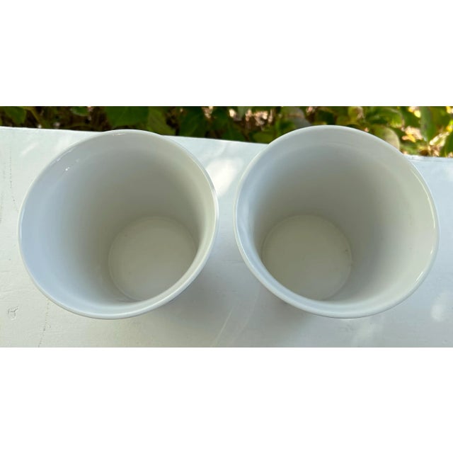 Ceramic Vintage Pair of Wedgwood Floral Planters For Sale - Image 7 of 10