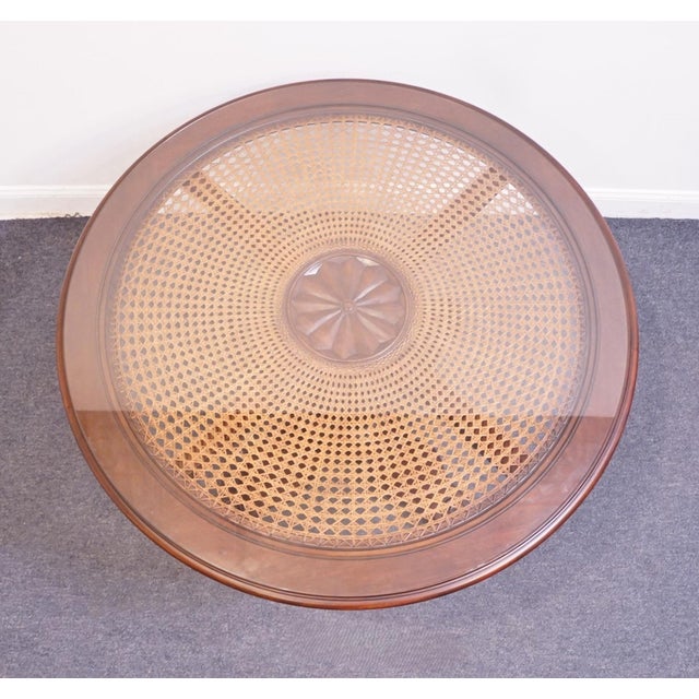 Ethan Allen British Classics Collection Early American Traditional 48" Round Pedestal Caned Top Dining Table W. Pineapple Base 29-6303 For Sale In Kansas City - Image 6 of 9