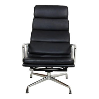 EA-222 Softpad Chair in Black Leather and Chrome by Charles Eames for Vitra For Sale