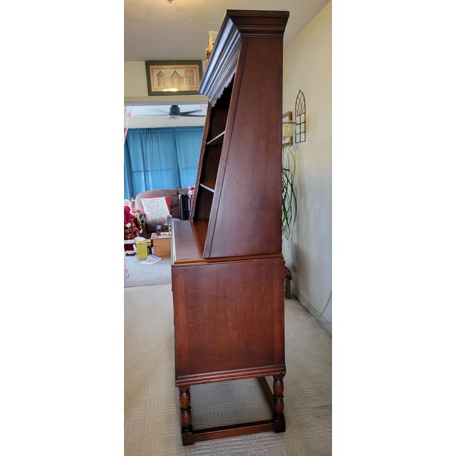 Brown 1920s Erskine-Danforth "Danersk" Hand-Painted Welsh Dresser Hutch, Model 1006 For Sale - Image 8 of 11