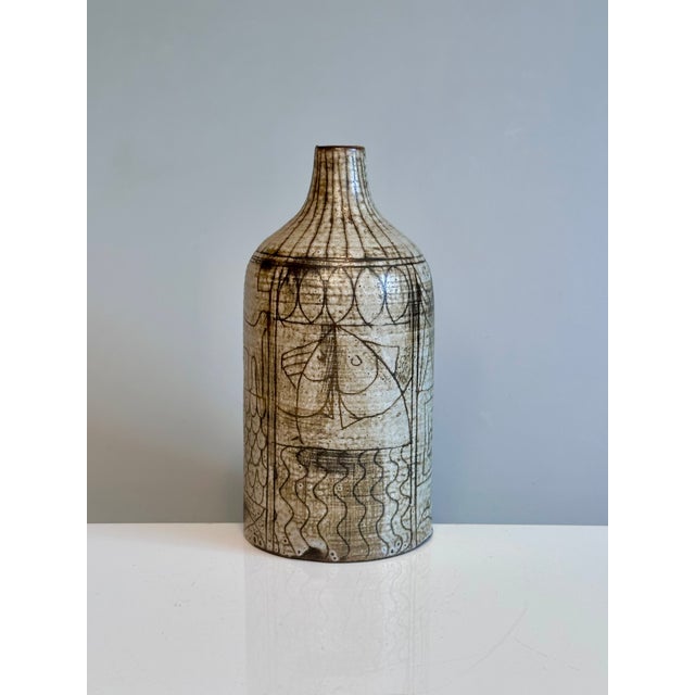 Studio Ceramic Vase with Incised Symbol and Line Decoration by Gerhard Liebenthron, Bremen, Germany, 1963 For Sale - Image 4 of 14