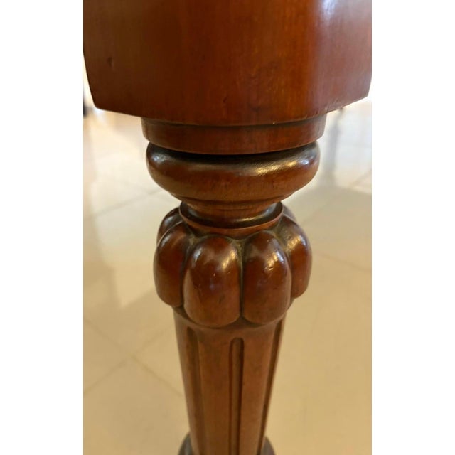 Brown Large Antique Victorian Figured Extendable Dining Table in Mahogany, 1860s For Sale - Image 8 of 17