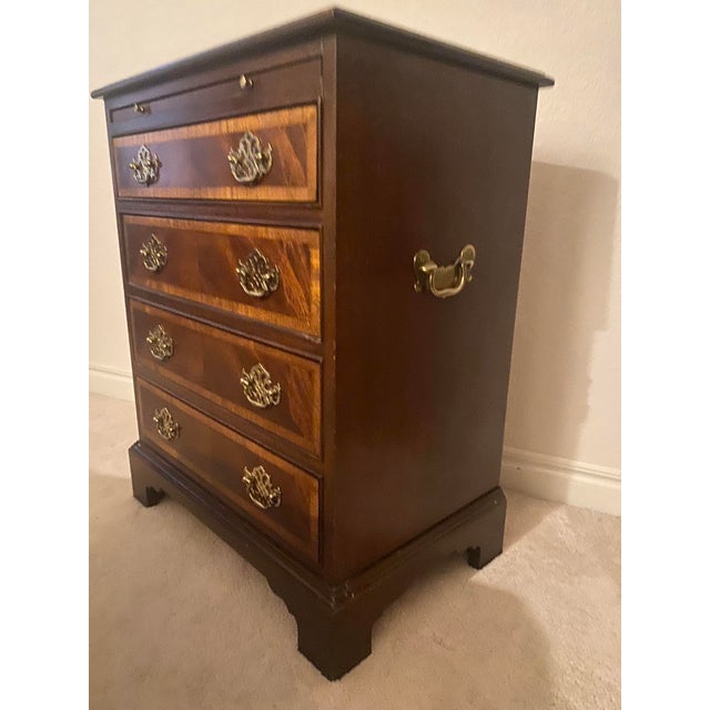 Hickory American Masterpiece Collection Inlaid/Banded Mahogany Chippendale Bedside/Accent Chest Vntage For Sale - Image 11 of 13