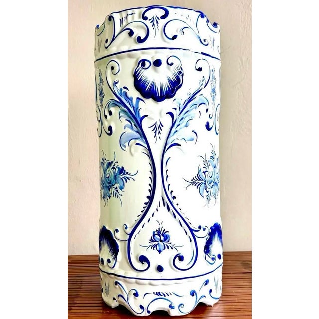 Late 20th Century Vintage Boho Delft-Style Hand Painted Ceramic Umbrella Stand For Sale - Image 5 of 5