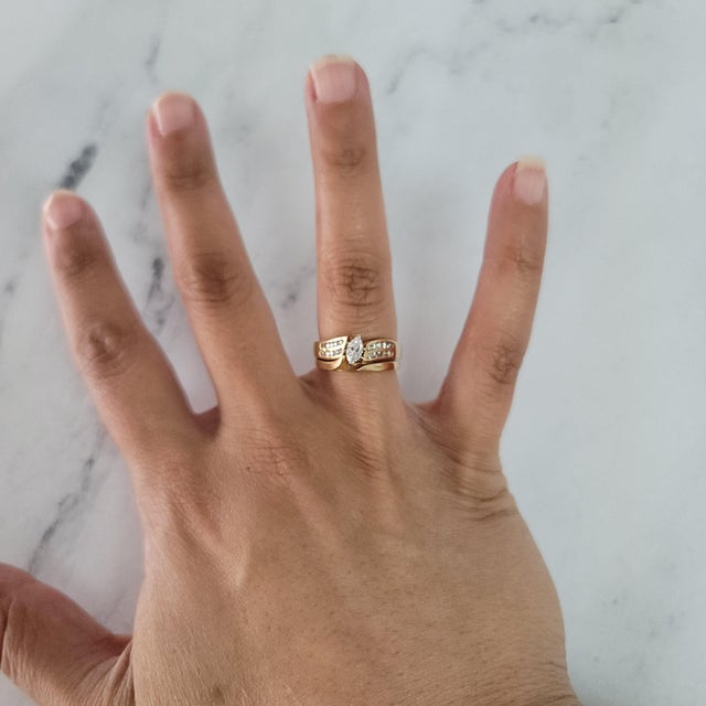 ♥ Ring Summary ♥ Main Stone: Diamond Approx. Carat Weight: .90cttw Center Diamond Clarity: VS2 Center Diamond Color: G...