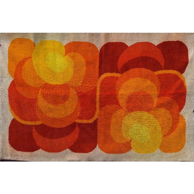 Large Vintage Pop Art Rug by Desso, 1970s, in Good conditions. Designed 1970 to 1979 This piece has an attribution mark, I...