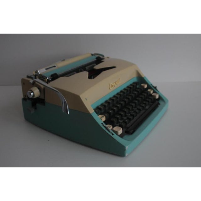 1960s Consul Typewriter in Two-Tone Cream and Aqua, Czechoslovakia, 1960s For Sale - Image 5 of 13