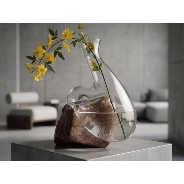 Large Crystal Vase With Natural Stone – Collector's Architectural Statement Piece For Sale In New York - Image 6 of 8