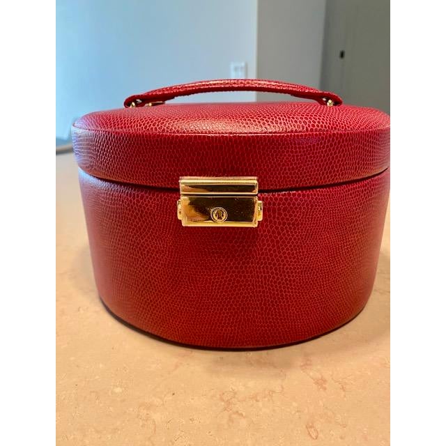 Vintage Wolf Leather Jewelry Box, Pebbled Red, Brand New, British Luxury, Lock & Key, Mirror For Sale - Image 9 of 12