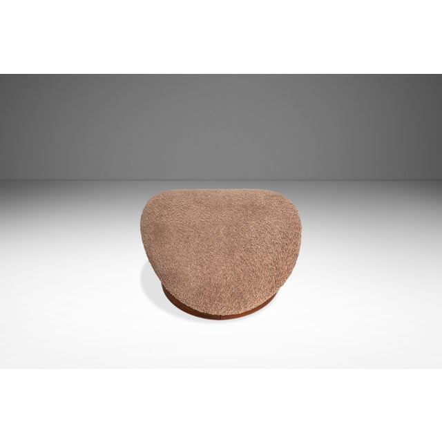 1960s Restored Mid-Century Modern Poof / Mushroom Ottoman Footstool by Weiland Paired Well W/ Adrian Pearsall or Milo Baughman Chairs, Usa, 1960s For Sale - Image 5 of 18