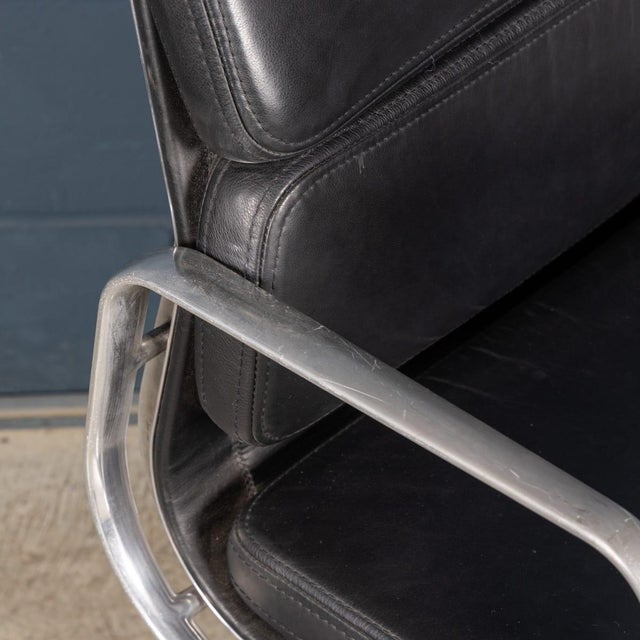 Vintage EA217 Chair in Black Leather by Charles & Ray Eames for ICF, 1969 For Sale - Image 10 of 18