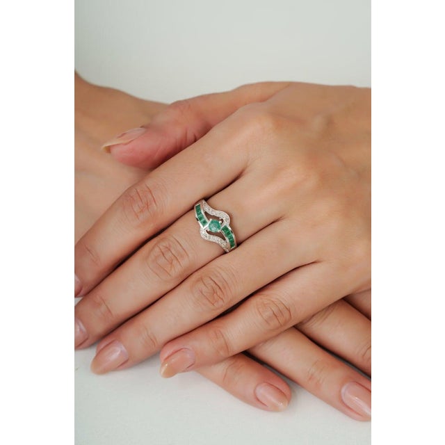 Contemporary Emerald and Diamond Bypass Ribbon Ring for Women, Size 7.5 For Sale - Image 10 of 13