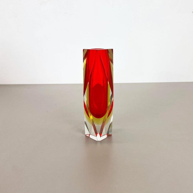 Article: Murano glass vase Origin: Murano, Italy Design: Flavio Poli attributed. Decade: 1970s This original vintage glass...