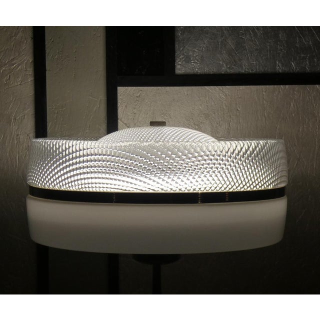1960s Futurist Space Needle Table Lamp in Acrylic Glass and Steel, Italy, 1960s For Sale - Image 5 of 16