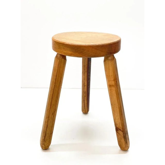 Mid-Century French Modern Wooden Tripod Stool in the style of Charlotte Perriand, 1950s For Sale - Image 13 of 18