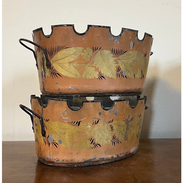 Antique Early 19th Century French Empire Tole Monteiths or Cachepot Jardinieres With a Garland of Gold Leaves on a Salmon Ground - A Pair For Sale - Image 17 of 17