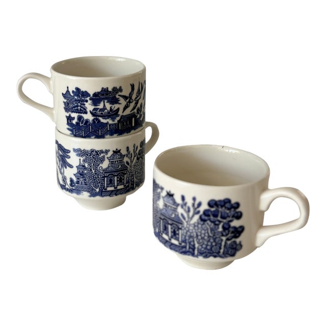Late 20th Century Blue Willow Chinoiserie Tea Cups Churchill England, Set of 3 For Sale