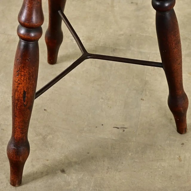 English English 19th Century Turned Walnut Stool For Sale - Image 3 of 9